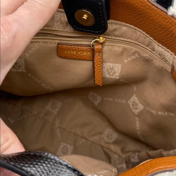 ANN KLEIN Sherpa Faux Leather small crossbody tote bag like new!!! ⭐️⭐️❤️ - Picture 7 of 9